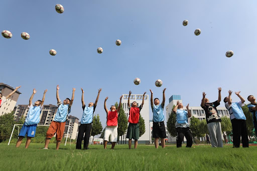 亚精英赛半场：陈威屡献神扑力保城池，海港0-0柔佛新山