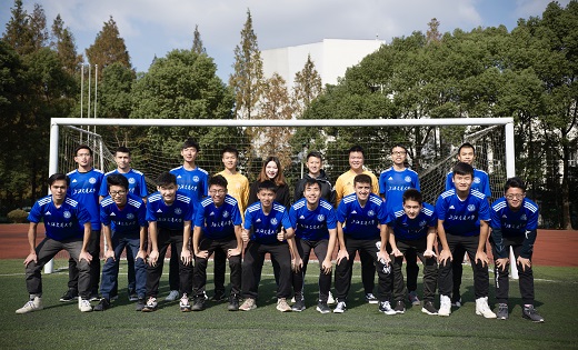 詹姆斯谈加冕庆祝：这辈子第一次这么张扬，今天需要这个时刻